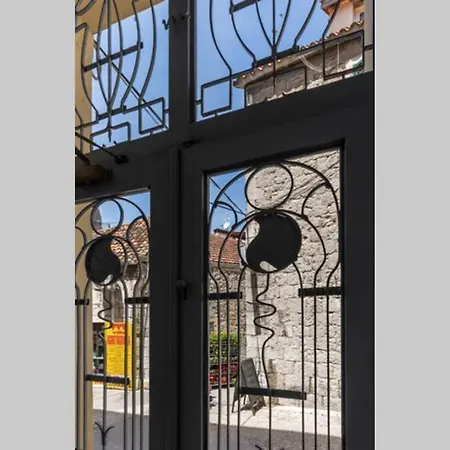 Apartment In City Center Appartement